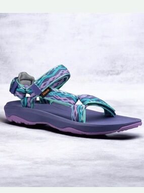 TEVA Hurricane XLT2  purple sandals girl’s shoes size 8
